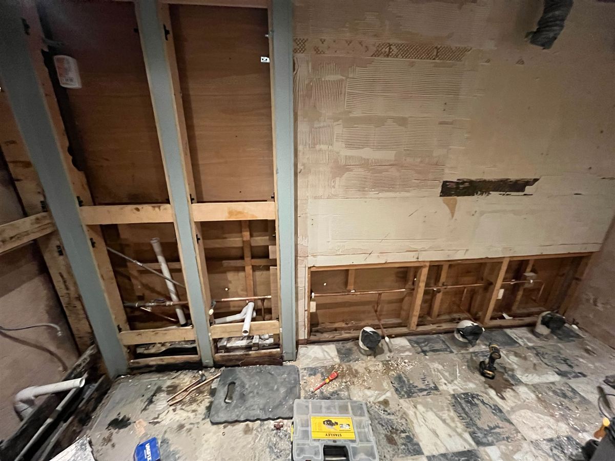 Coldra Court washroom before refurbishment